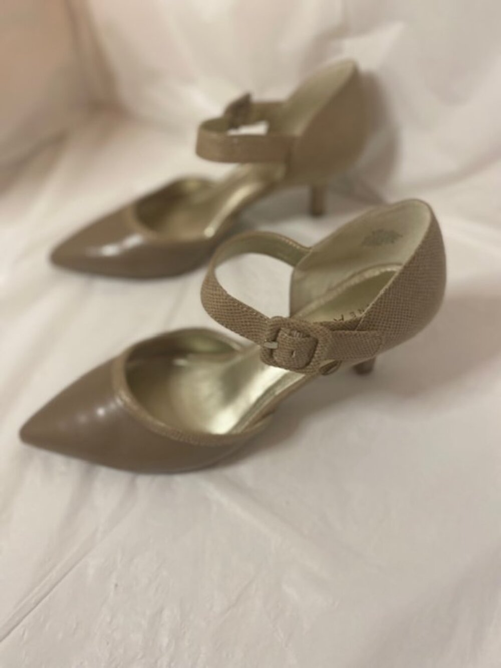 AK Anne Klein iFlex Taupe Tan Mary Jane D’Orsay Pointed Toe Pumps Heels Size 6.5 - Picture 3 of 7